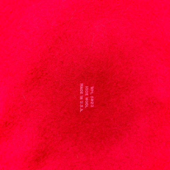 VINTAGE MYSHA HAT
AS IS
NEEDS TO BE CLEANED
100% WOOL - Picture 4 of 4